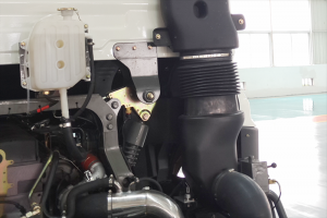 重汽王牌 W5D-M中卡 180马力 4X2 6.8米 国四仓栅式载货车(CDW5161CCYA1N4L)