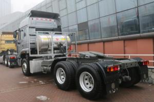 中国重汽 豪瀚J7G重卡 430马力 6X4 国五LNG牵引车(速比3.7)(ZZ4255N3847E1L)