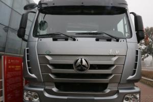 中国重汽 豪瀚J7G重卡 430马力 6X4 国五LNG牵引车(速比3.7)(ZZ4255N3847E1L)