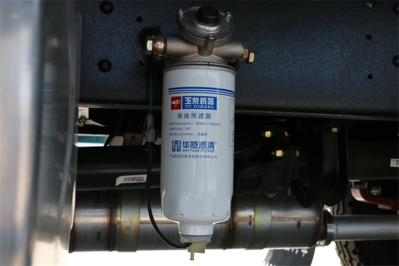 唐骏欧铃 T6系列 185马力 6.8米 6X2 国五排半栏板载货车(ZB1250UPQ2V)