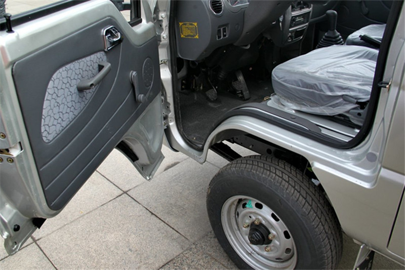 唐骏欧铃 赛菱A6 1.1L 61马力 汽油/CNG 2.6米 国四双排栏板微卡(ZB1023ASC3F)