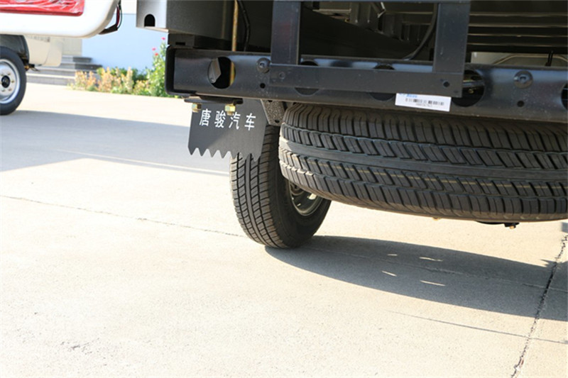 唐骏欧铃 赛菱A6 1.8L 68马力 柴油 2.6米 国四双排栏板微卡(ZB1020ASC3F)