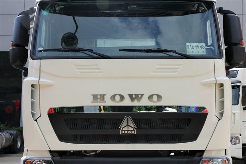 中国重汽 HOWO T7H重卡 540马力 6X4 国五牵引车(ZZ4257W324HE1B)