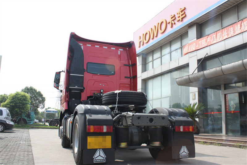 中国重汽 HOWO T7H重卡 440马力 4X2 国四危险品牵引车(ZZ4187V361HD1W)(高顶)