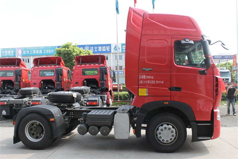 中国重汽 HOWO T7H重卡 440马力 4X2 国四危险品牵引车(ZZ4187V361HD1W)(高顶)中国重汽 HOWO T7H重卡 440马力 4X2 国四危险品牵引车(ZZ4187V361HD1W)(高顶)