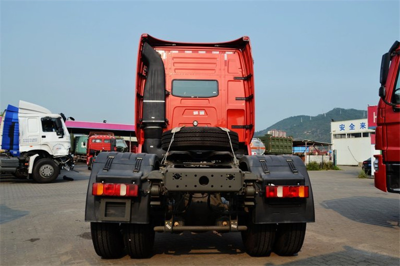 中国重汽 HOWO T7H重卡 400马力 4X2 国四危险品牵引车(ZZ4187V361HD1W)(高顶)