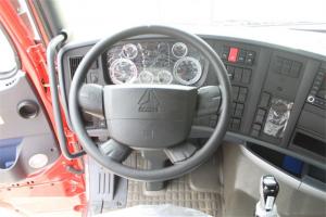 中国重汽 HOWO T7H重卡 440马力 4X2 国四危险品牵引车(ZZ4187V361HD1W)(高顶)