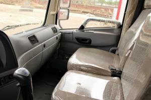 陕汽商用车 轩德X6中卡 轻量化版 220马力 6X2 6.8米 国五 栏板载货车(SX1258GP5)