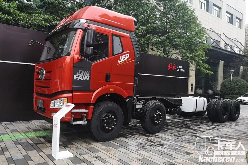解放 新J6 500马力 8×4自卸车