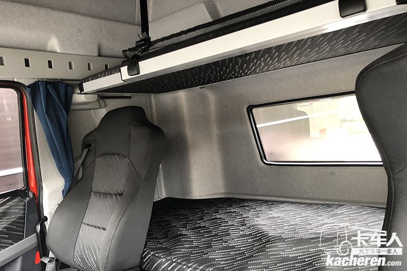 解放 新J6 500马力 8×4自卸车