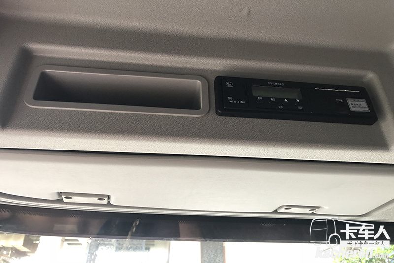 解放 新J6 500马力 8×4自卸车