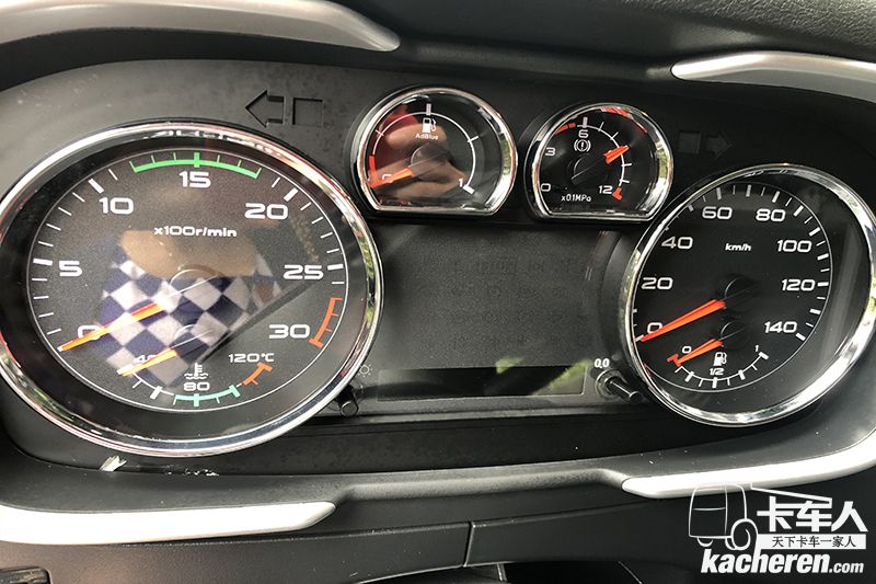 解放 新J6 500马力 8×4自卸车