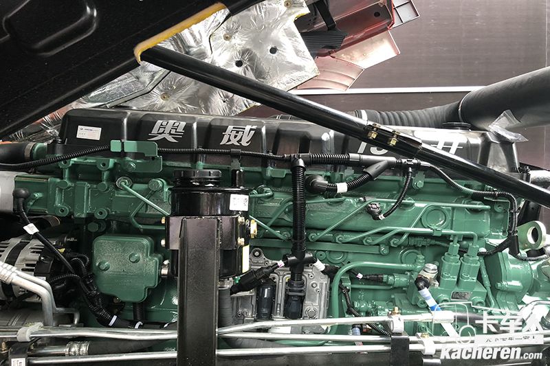 解放 新J6 500马力 8×4自卸车