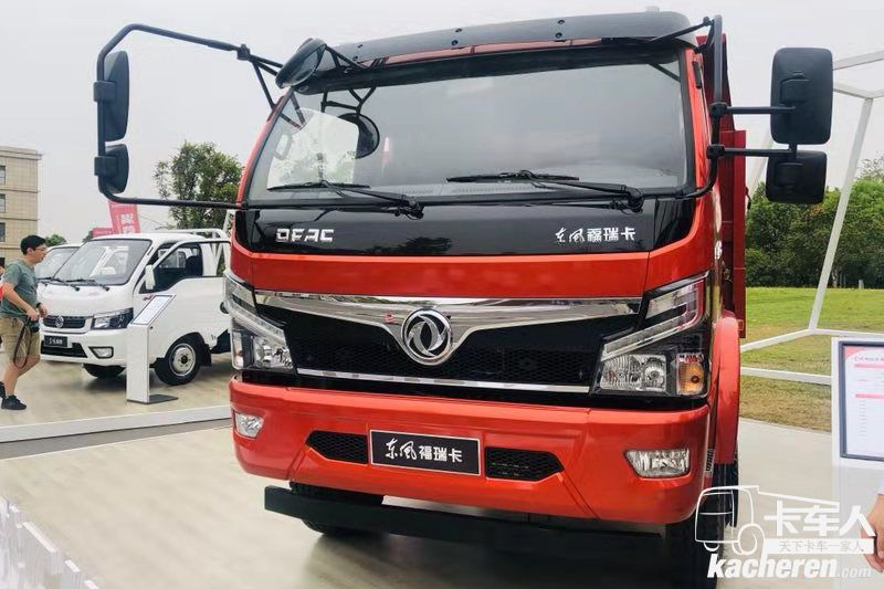 东风福瑞卡 R6 183马力 4×2 3400轴距 国六自卸车