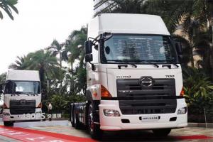 广汽日野 700臻值系 380马力 6X4国五牵引车(高顶)(YC4250SS2PK5)
