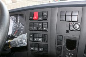 中国重汽 HOWO T7H重卡 500马力 6X4 国六牵引车(ZZ4257V324HF1B)