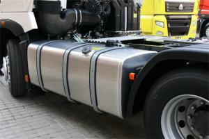 中国重汽 HOWO T7H重卡 500马力 6X4 国六牵引车(ZZ4257V324HF1B)