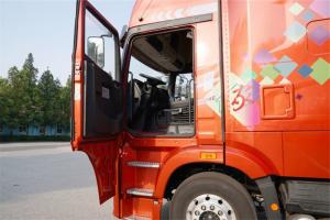 青岛解放 JH6重卡 350马力 6X4 国五危险品牵引车(CA4250P25K2T1E5A1)