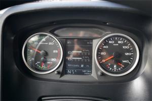青岛解放 JH6重卡 350马力 6X4 国五危险品牵引车(CA4250P25K2T1E5A1)