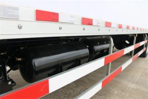广汽日野 700系列重卡 300马力 4X2 国五9.72米厢式载货车(YC5180XXYFH8JW5)