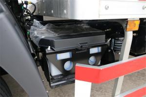 广汽日野 700系列重卡 300马力 4X2 国五9.72米厢式载货车(YC5180XXYFH8JW5)