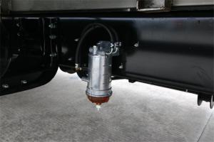 广汽日野 700系列重卡 300马力 4X2 国五9.72米厢式载货车(YC5180XXYFH8JW5)