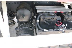 福田 欧曼新ETX 6系重卡 280马力 8X2 国五9.6米厢式载货车(BJ5313XXY-AC)