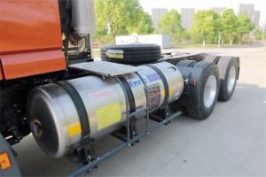 联合卡车 U440重卡 440马力 6X4 国五LNG牵引车(速比3.7)(QCC4252N654-1)