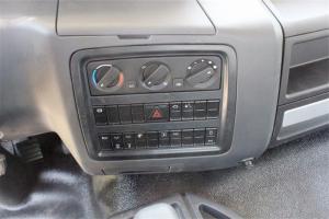 联合卡车 U370重卡 370马力 6X4 国五LNG牵引车(QCC4252N654)