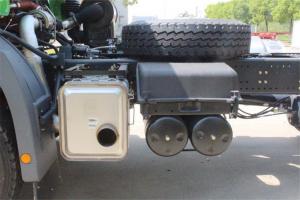 联合卡车 U370重卡 370马力 6X4 国五LNG牵引车(QCC4252N654)