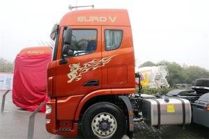 联合卡车 U440重卡 440马力 6X4 国五牵引车(汉德后桥)(QCC4252D654-1)
