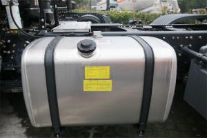 联合卡车 U440重卡 440马力 6X4 国五牵引车(汉德后桥)(QCC4252D654-1)