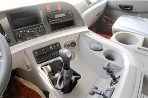 联合卡车 E370重卡 370马力 6X4 国五LNG牵引车(QCC4252N654M)
