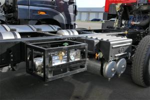 青岛解放 悍V重卡 290马力 8X4 国五6.8米LNG自卸车(CA3310P1K15L3T4NE5A80)