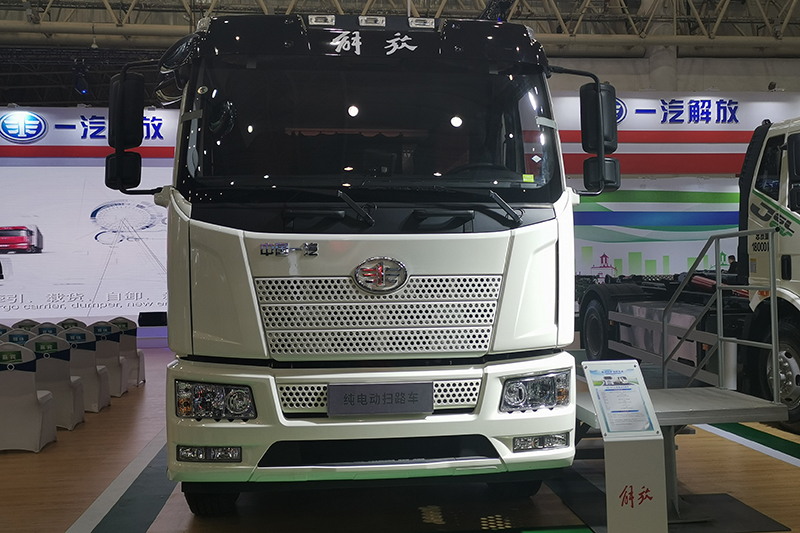 一汽解放 J6L 160kW 4×2 纯电动餐厨垃圾车