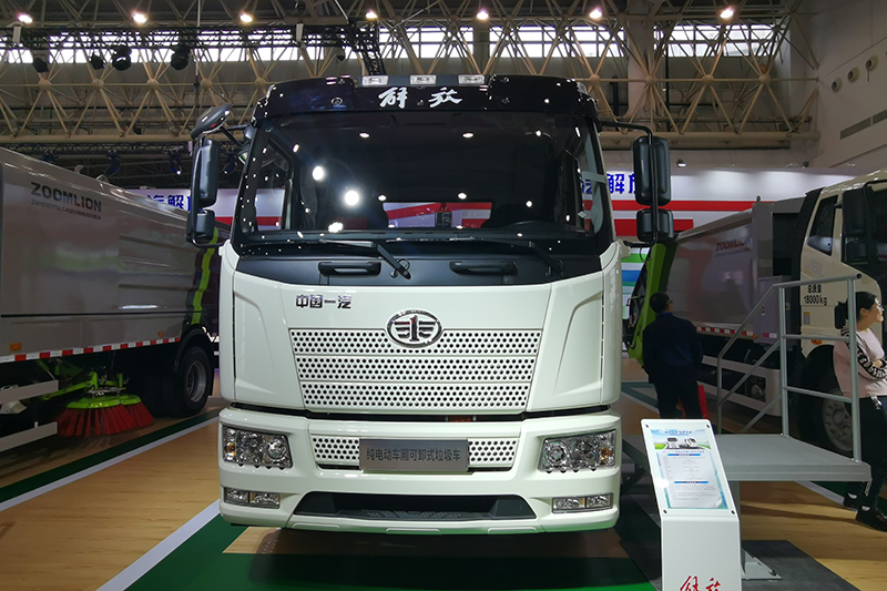 一汽解放 J6L 160kW 4×2 纯电动车厢可卸式垃圾车（ZBH5180ZXXCABEV）