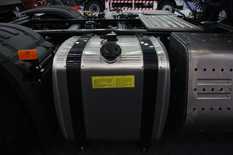 江淮 格尔发K7重卡 560马力 6×4 国六 牵引车
