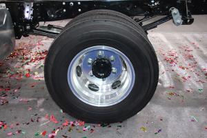 上汽跃进 快运C500-33 150马力 4×2 国六 载货车底盘（SH1043ZFDDWZ1）