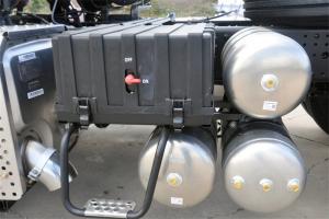 陕汽重卡 德龙新M3000 轻量化版 375马力 6X4 国五牵引车(SX4250MB4)