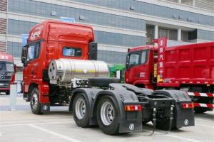 陕汽重卡 德龙X3000 460马力 6X4 LNG危险品牵引车(国六)