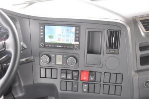 陕汽重卡 德龙X3000 黄金版 430马力 6X4 国五LNG牵引车(SX42584X384TL)