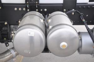 陕汽重卡 德龙X3000 黄金版 430马力 6X4 国五LNG牵引车(SX42584X384TL)