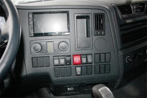 陕汽重卡 德龙X3000 纪念版 轻量化 550马力 6X4 国五牵引车(SX4250XC4Q2)