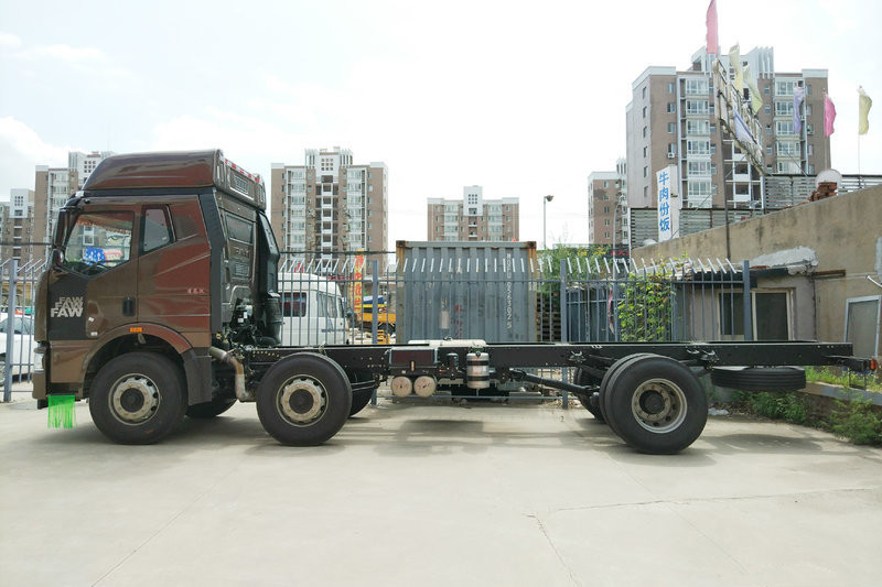 一汽解放 J6M重卡 质惠版 280马力 6X2 7.7米 国五栏板载货车底盘(CA1250P63K1L6T3A1E5)