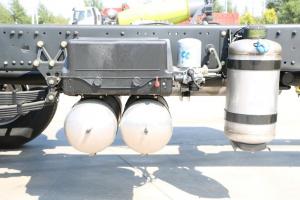 一汽解放 新J6P重卡 寒区版 460马力 8X4 9.5米 国五栏板载货车(CA1310P66K24L7T4E5)