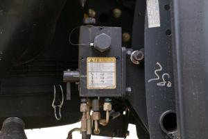 一汽解放 J6P重卡 350马力 8X4 9.5米 国五仓栅式载货车(CA5310CCYP66K2L7T4E5)