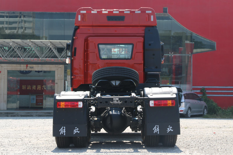 一汽解放 新J6P重卡 质惠版2.0 420马力 6X4 国五牵引车(CA4250P66K24T1A1E5)
