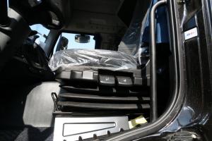 一汽解放 新J6P重卡 460马力 4X2 国五自动挡牵引车(AMT手自一体)(CA4180P66K24E5)
