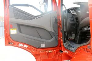一汽解放 新J6P重卡 420马力 6X4 国六LNG牵引车(CA4250P66M25T1E6)