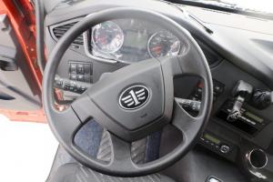 一汽解放 新J6P重卡 420马力 6X4 国六LNG牵引车(CA4250P66M25T1E6)